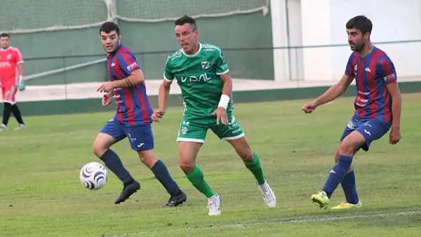 Roberto Bautista vuelve al fútbol con dos goles en tres minutos